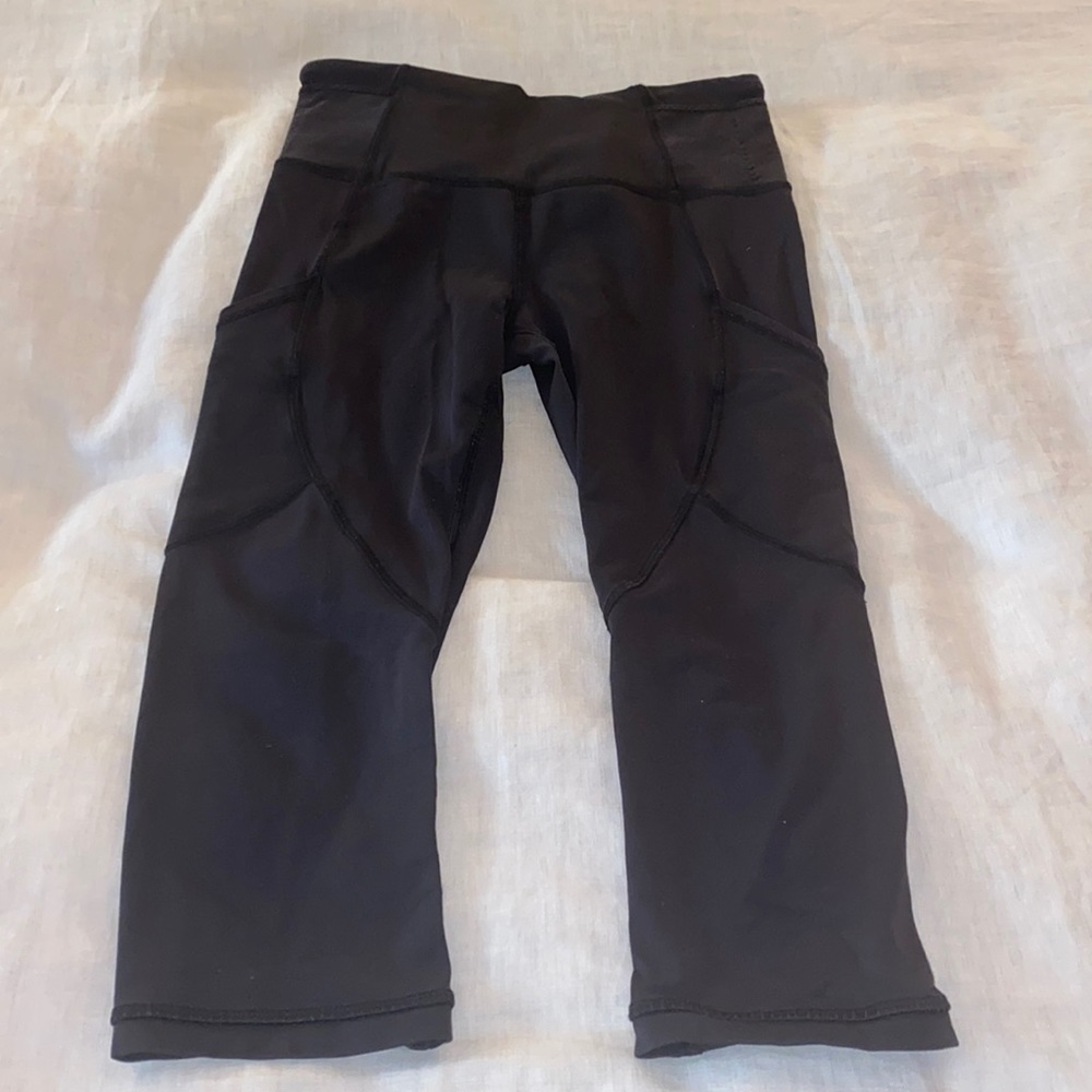 lululemon cropped workout leggings with mesh detailing